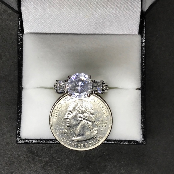 Charming Charlie faux diamond ring Size 6 - Picture 2 of 6